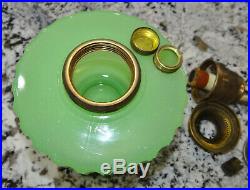 Aladdin Apple Green B-111 Moonstone Corinthian Kerosene Oil Lamp Glass Vtg NICE