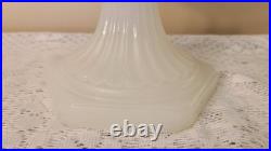 Aladdin B-114 White Moonstone Corinthian Oil Lamp With B Complete Burner