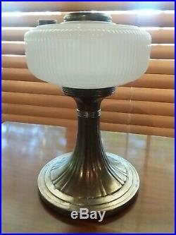 Aladdin B-95 Queen Kerosene Oil Lamp White Moonstone 1937-39