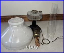 Aladdin Clear Over Black Beta Crystal B-104 Corinthian Oil Lamp 1935-1936 Shade