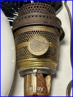 Aladdin Clear Over Black Beta Crystal B-104 Corinthian Oil Lamp 1935-1936 Shade