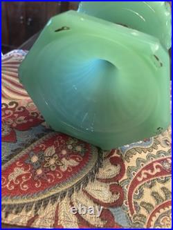 Aladdin Corinthian Apple Green Jadeite Oil Lamp Signed Locking Chimney