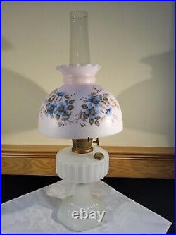Aladdin Corinthian B-110 Kerosene Oil Lamp White Moonstone Barbie Pink Shade