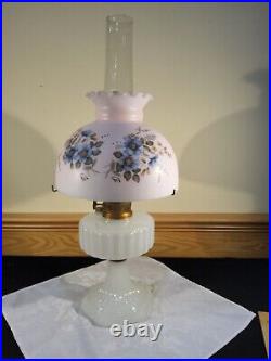 Aladdin Corinthian B-110 Kerosene Oil Lamp White Moonstone Barbie Pink Shade