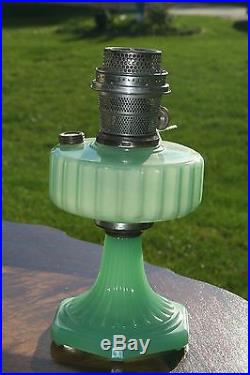 Aladdin Corinthian Kerosene Oil Lamp Jadeite Moonstone With Nu-Type Model B Burner