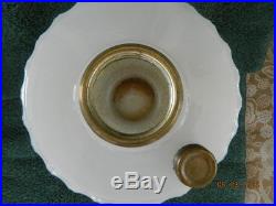 Aladdin Corinthian Model B-114 White Moonstone Oil Lamp In Great Condition