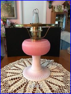Aladdin Fenton Limited Edition'95 Rosalene Glass Grand Vertique Oil Lamp
