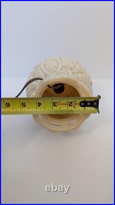 Aladdin G-187 Uranium Glass Alacite Leaf Pattern Lamp UV Reactive Glows 1939