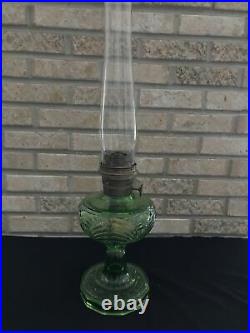 Aladdin Green Washington Drape Smooth Stem Oil Lamp Nu-Type B Burner Hurricane