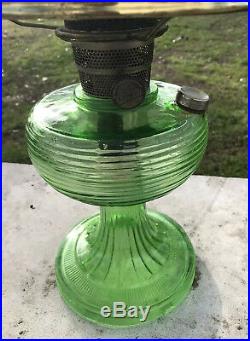 Aladdin Green beehive lamp excellent condition With Shade Model B