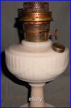 Aladdin KEROSENE Oil Lamp 1940's LINCOLN DRAPE PATTERN No Chimney