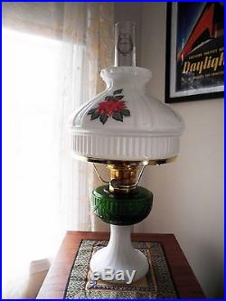 Aladdin Kerosene Lamp C6180-654 Poinsettia Shade Emerald Font & White Base NEW