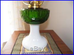 Aladdin Kerosene Lamp C6180-654 Poinsettia Shade Emerald Font & White Base NEW