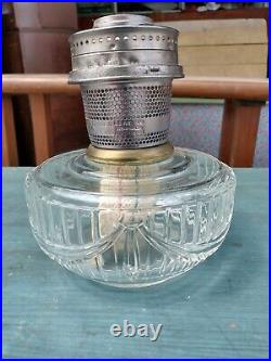 Aladdin Kerosene Lamp/Model 23 Lincoln Drape Shelf Lamp/Clear