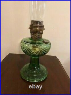 Aladdin Kerosene Oil Lamp Green Washington Drape Round Base Model B-40 Nu Type