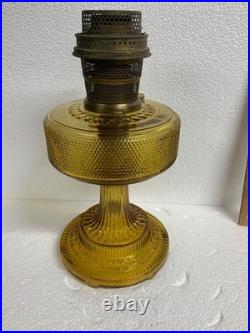 Aladdin Kerosene oil lamp 106 Amber Colonial glass is excellent used B burner