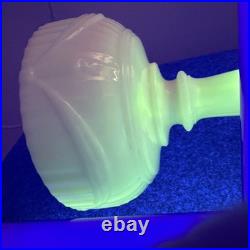 Aladdin Lamp Alacite Lincoln Drape Base Glass Original Vintage Uranium Glow