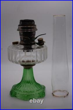 Aladdin Lamp Corinthian Clear On Green With Globe And Wick Cleaner Fluorescent G