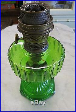 Aladdin Lamp model B Corinthian lamp 1935-1936 Emerald Green