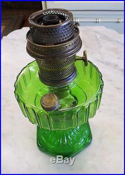 Aladdin Lamp model B Corinthian lamp 1935-1936 Emerald Green
