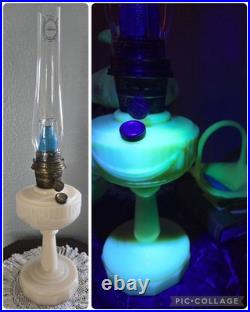 Aladdin Mod B Uranium Alacite Lincoln Drape Milk Glass Kerosene Oil Lamp Vintage