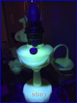 Aladdin Mod B Uranium Alacite Lincoln Drape Milk Glass Kerosene Oil Lamp Vintage