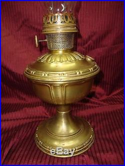 Aladdin Model 7 Table Lamp Excellent Condition with original flame spreader +