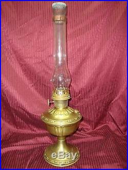 Aladdin Model 7 Table Lamp Excellent Condition with original flame spreader +