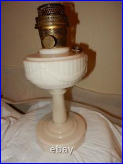 Aladdin Model B-75 Lincoln Drape Alacite Kerosene Oil Lamp