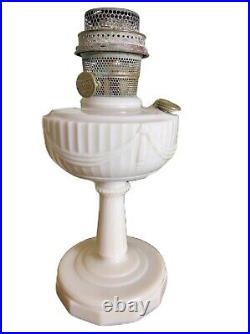 Aladdin Model B-75 Tall Lincoln Drape Kerosene Oil Lamp withModel B Burner Pre War