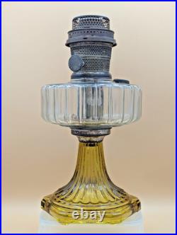 Aladdin Model B Corinthian Oil Lamp Clear/Amber Original Burner Excellent