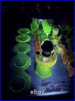 Aladdin Model B Uranium Glass Oil Lamp Green Base Hexagonal Ribbed Design