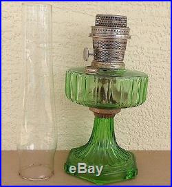 Aladdin Nu Type Model B Mantle Lamp Co 1930s vintage oil kerosene green Glass US