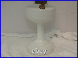 Aladdin Oil Lamp 1948 white glass Simplicity B Burner lox-on chimney white shade