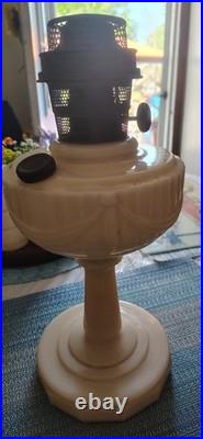 Aladdin Oil Lamp Lincoln Drape, Antique NuType Model B. Cream Alacite