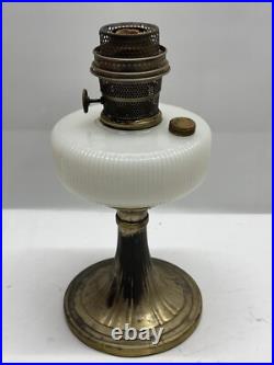 Aladdin Oil Lamp Queen Model B B96 White Moonstone, Silver Plated Base Nutype