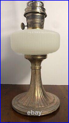 Aladdin Oil Lamp Queen with White Moonstone Font Model B-95 Circa 1937-1939
