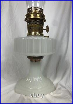Aladdin Oil Lamp Whte Moonstone Corinthian B-110 Circa 1936-36