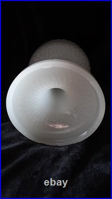 Aladdin Quilt B-85 White Moonstone 1937 Font Only