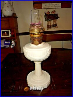 Aladdin Tall Lincoln Drape Oil Kerosene Lamp Font Alacite Model B 1940-49