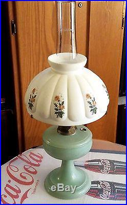 Aladdin Venetian Oil Kerosene Lamp 1932-33 Color 101 Green Pastel withLamp Shade