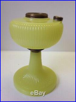 Aladdin Vertique B-88 Yellow Moonstone mantle oil lamp