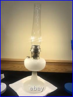 Aladdin Vertique White Moonstone 1938 B-93 Kerosene Oil Kerosene Lamp Complete