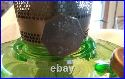 Aladdin Washington Drape Glass Oil Lamp Green Glass withnew Lox-On lamp Mantle