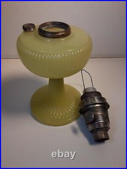 Aladdin Yellow Moonstone Vertique 1938 Kerosene Lamp Uranium Glass B -88 Glows