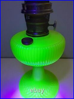 Aladdin Yellow Moonstone Vertique 1938 Kerosene Lamp Uranium Glass B -88 Glows