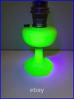 Aladdin Yellow Moonstone Vertique 1938 Kerosene Lamp Uranium Glass B -88 Glows