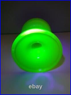 Aladdin Yellow Moonstone Vertique 1938 Kerosene Lamp Uranium Glass B -88 Glows