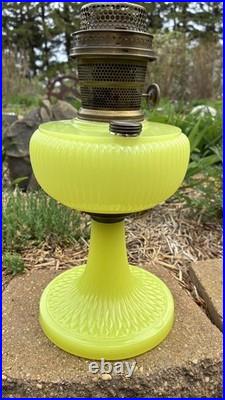 Aladdin Yellow Vertique Uranium Kerosene Lamp