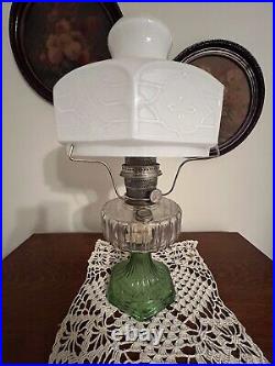 Aladdin kerosene lamp vintage